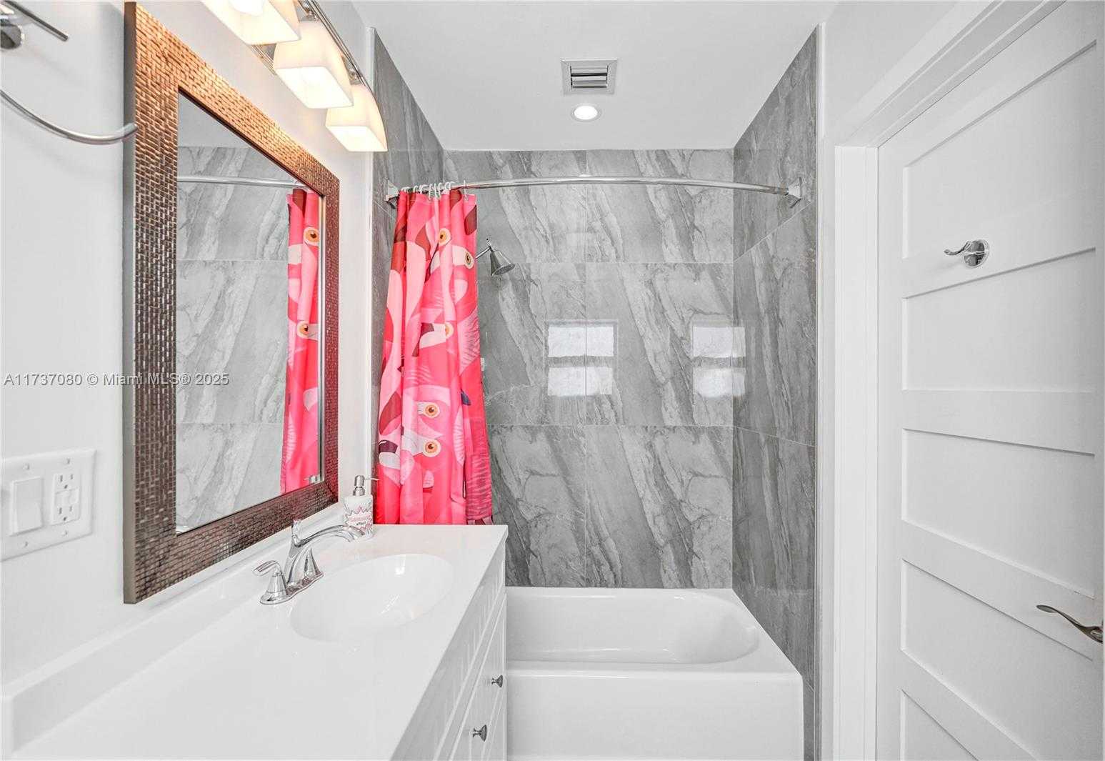 Small Image of 1704 RODMAN ST, Hollywood Number 10