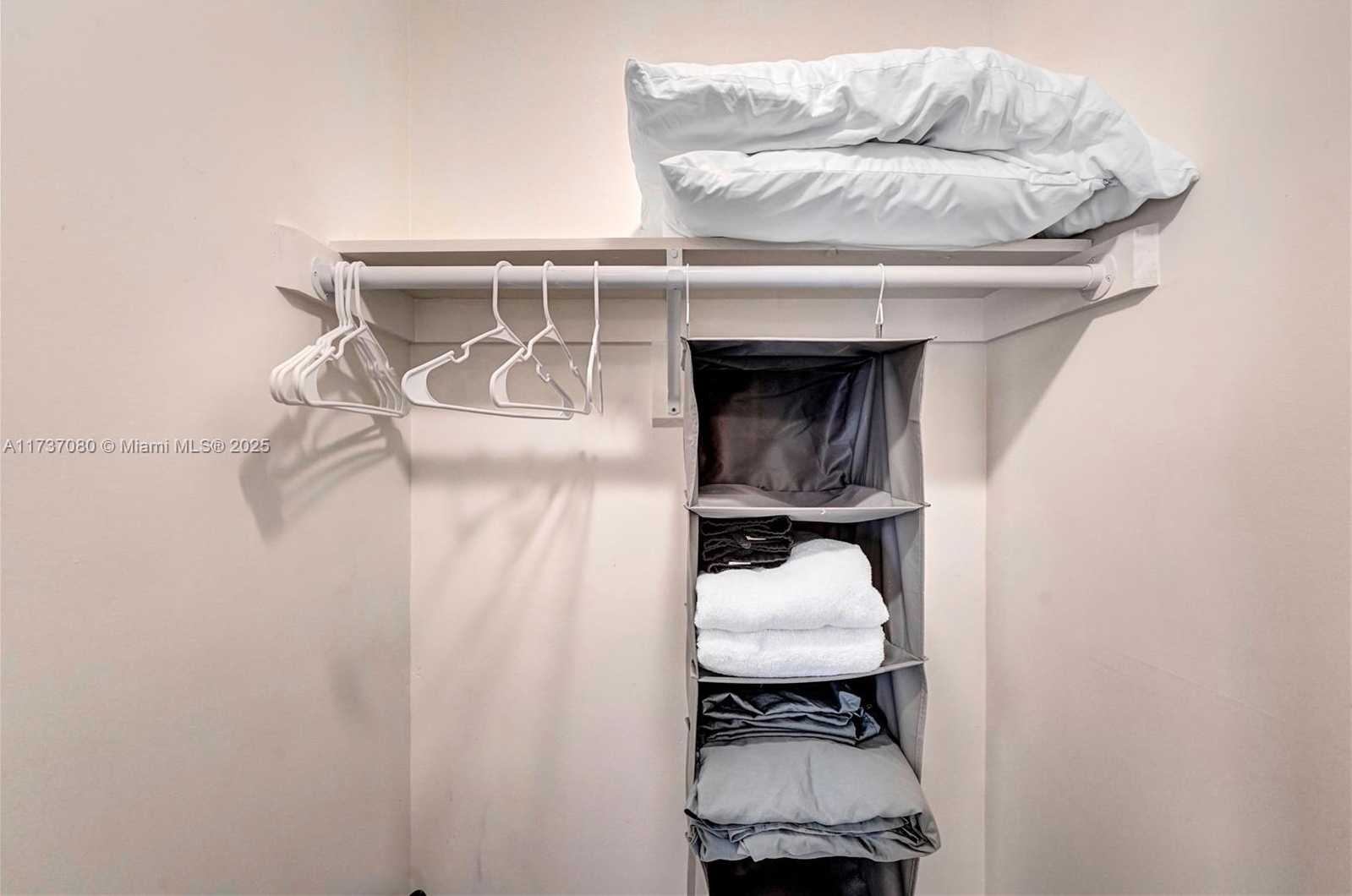 Small Image of 1704 RODMAN ST, Hollywood Number 19