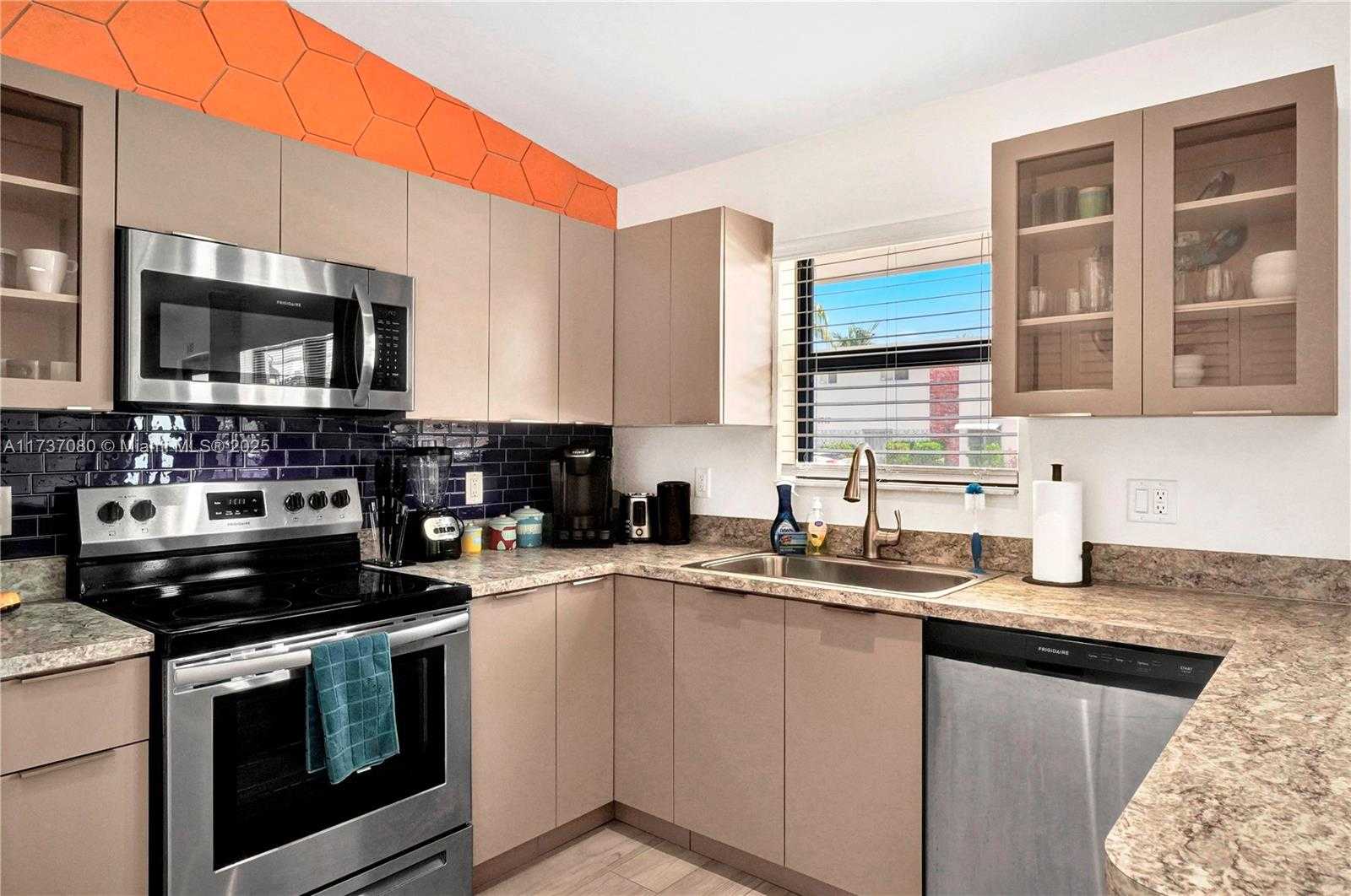 Small Image of 1704 RODMAN ST, Hollywood Number 30