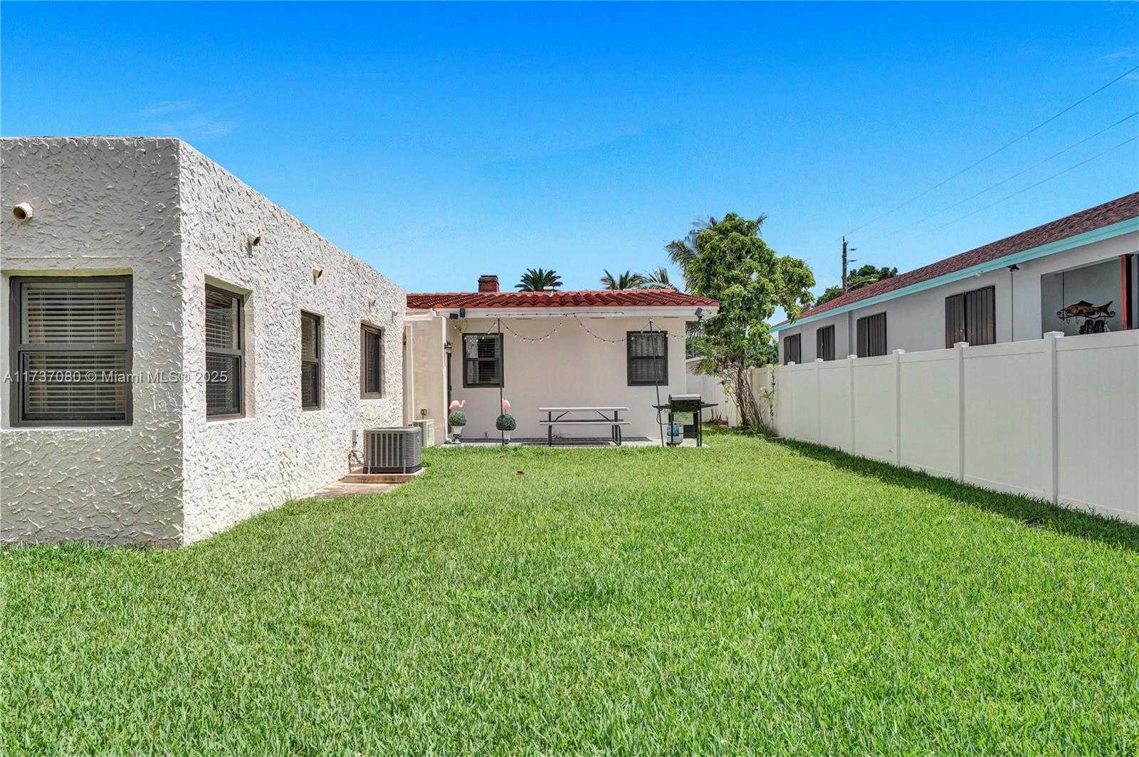 Small Image of 1704 RODMAN ST, Hollywood Number 40