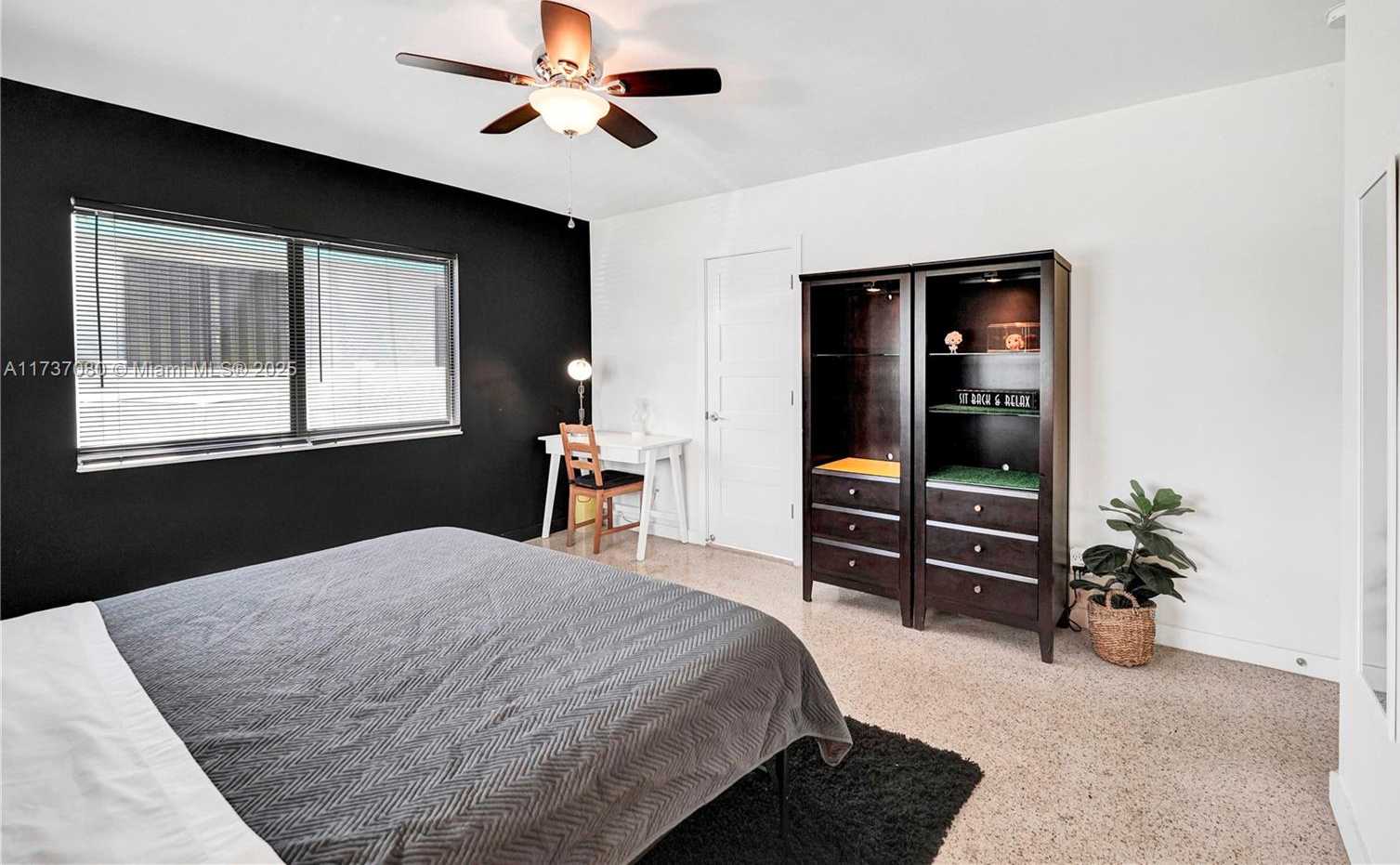 Small Image of 1704 RODMAN ST, Hollywood Number 6
