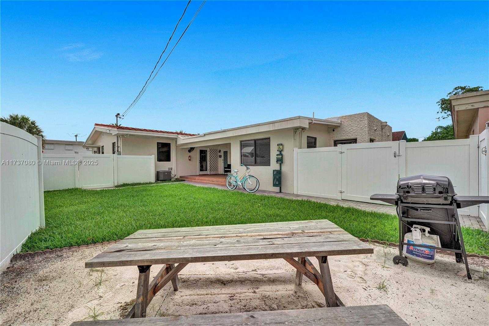Small Image of 1704 RODMAN ST, Hollywood Number 74