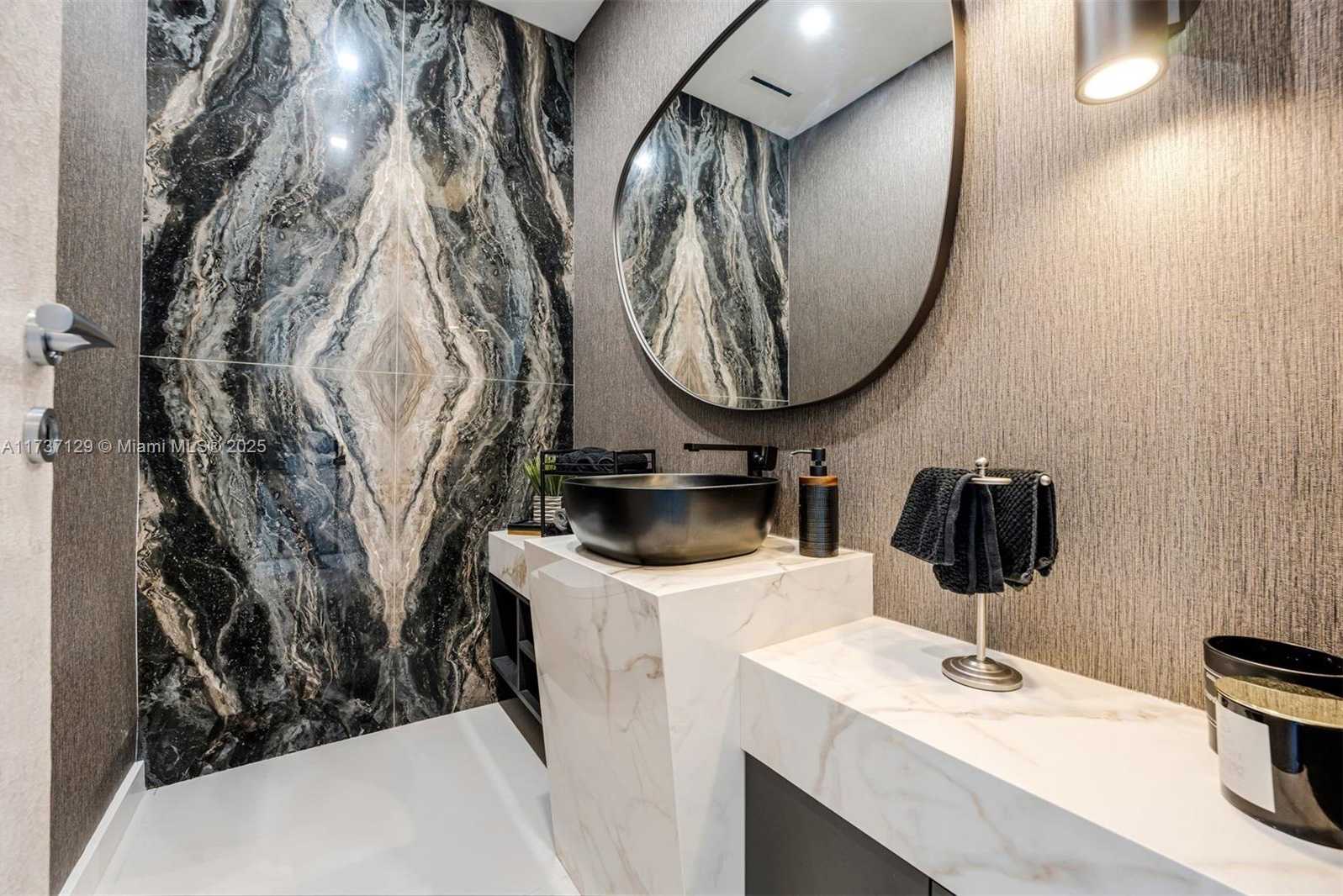 Small Image of 1785 CLEVELAND RD, Miami Beach Number 11