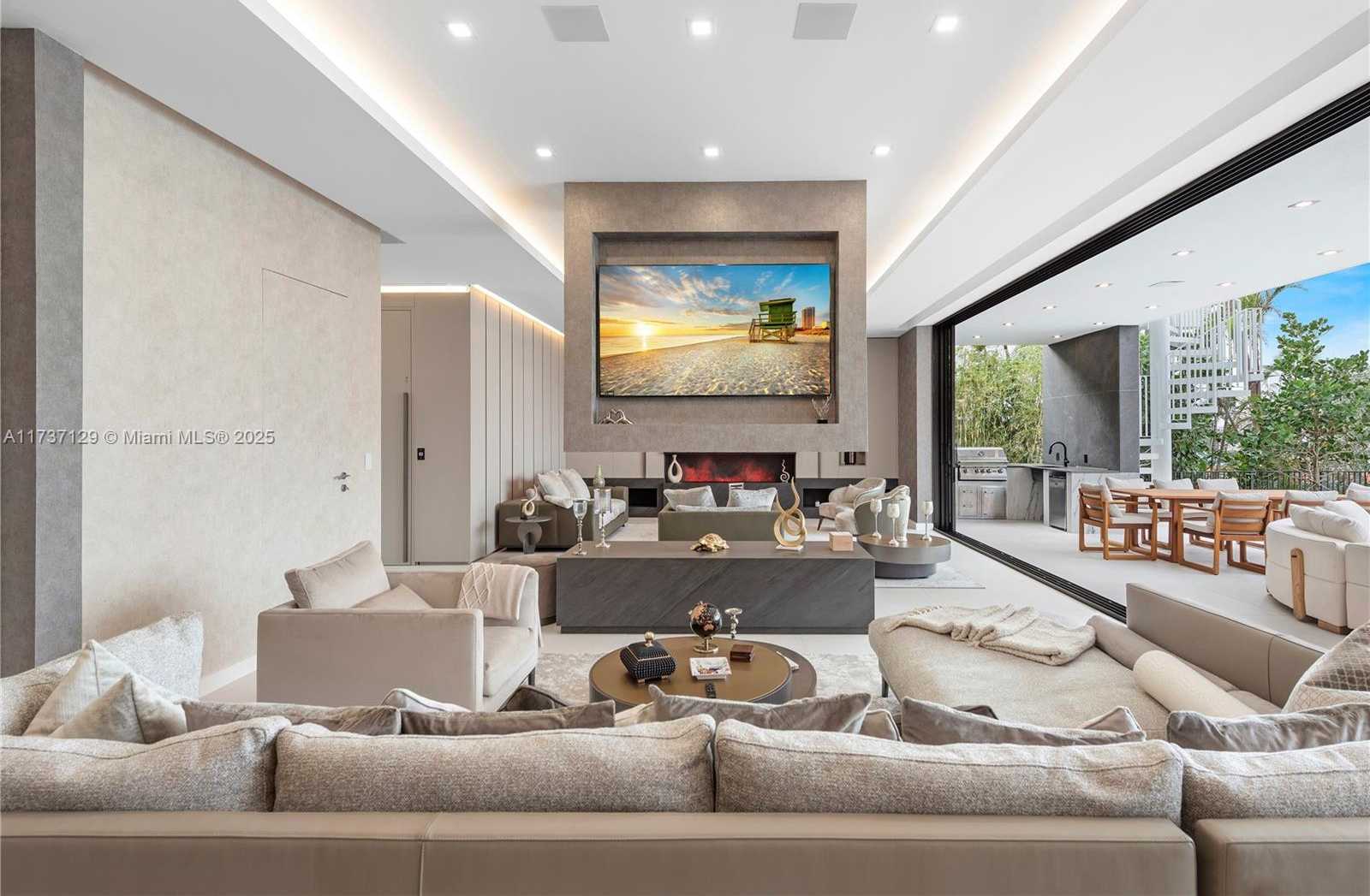 Small Image of 1785 CLEVELAND RD, Miami Beach Number 12