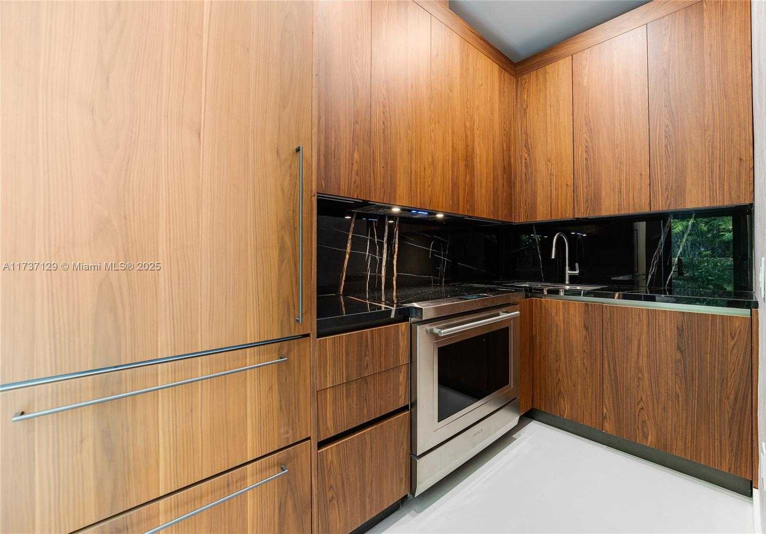 Small Image of 1785 CLEVELAND RD, Miami Beach Number 24