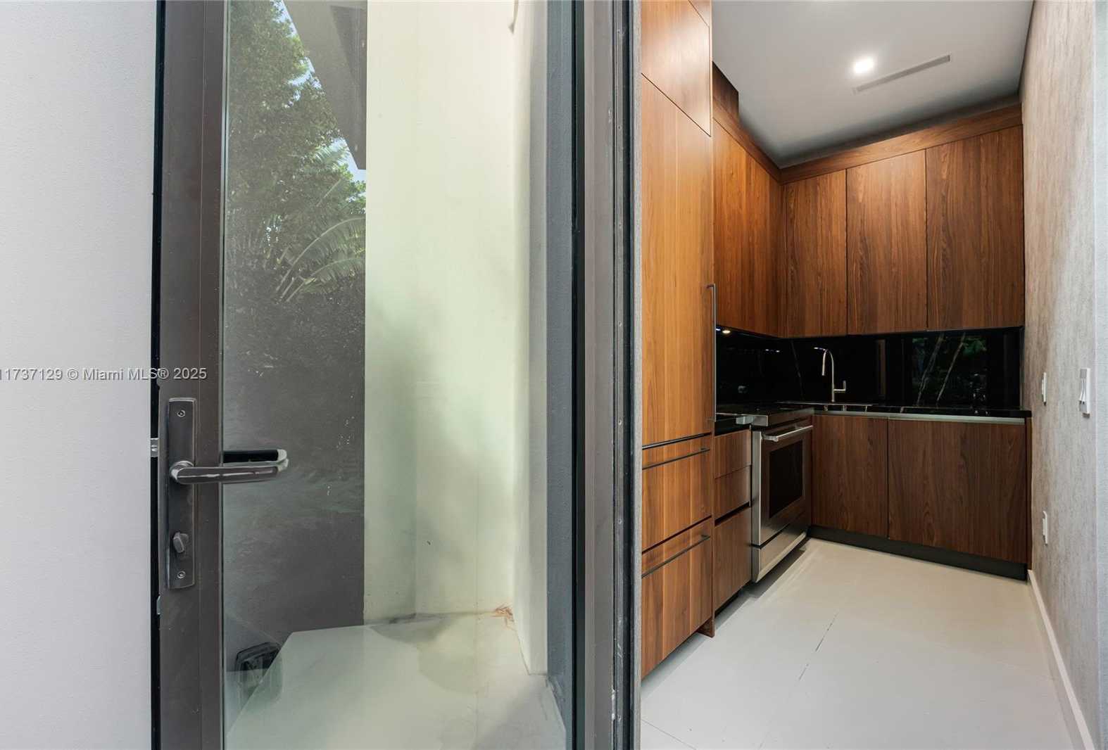 Small Image of 1785 CLEVELAND RD, Miami Beach Number 25