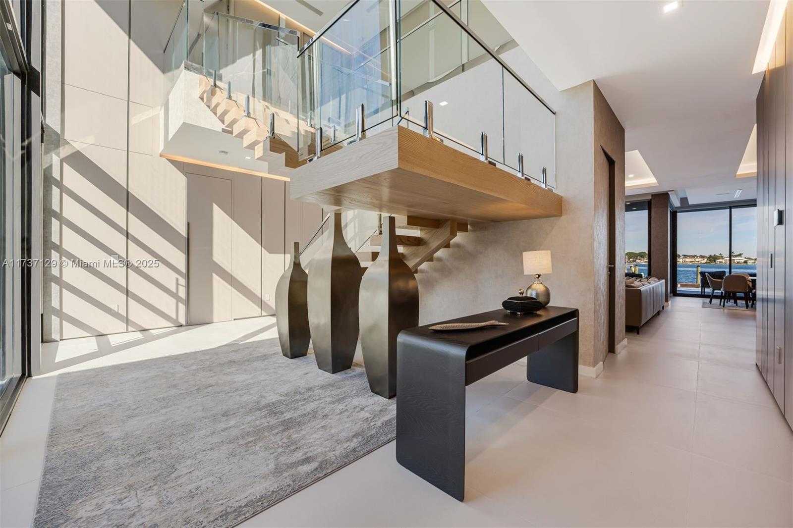 Small Image of 1785 CLEVELAND RD, Miami Beach Number 4