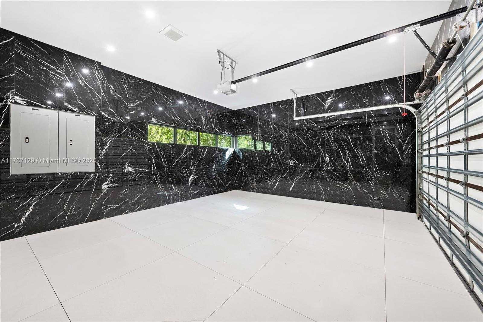 Small Image of 1785 CLEVELAND RD, Miami Beach Number 67