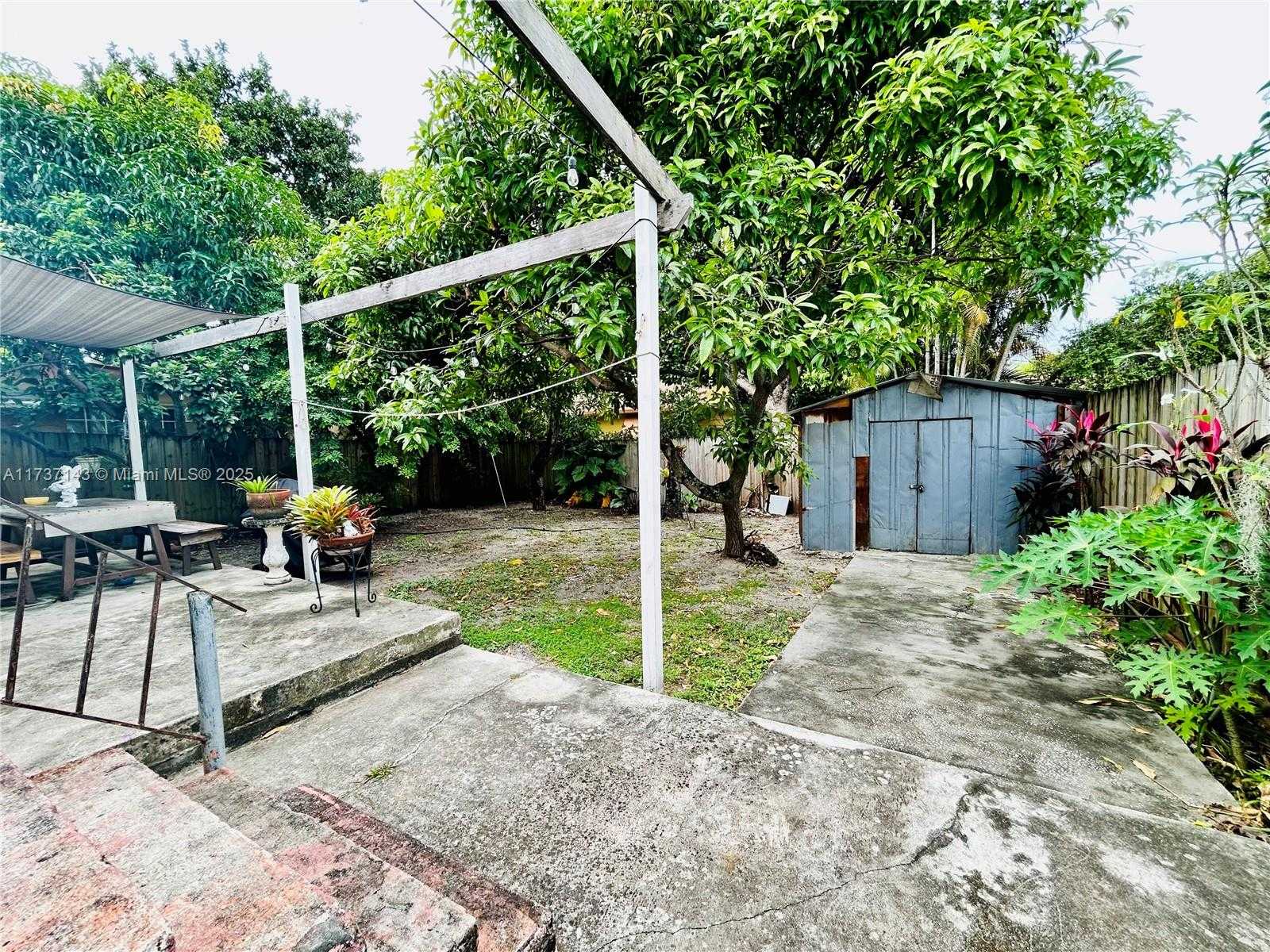 Small Image of 3210 NORTH WEST 3RD AVE, Miami Number 9
