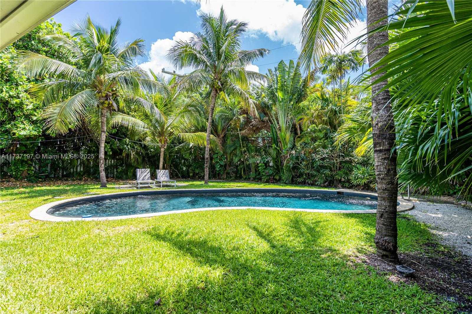 Small Image of 385 HARBOR CT, Key Biscayne Number 14