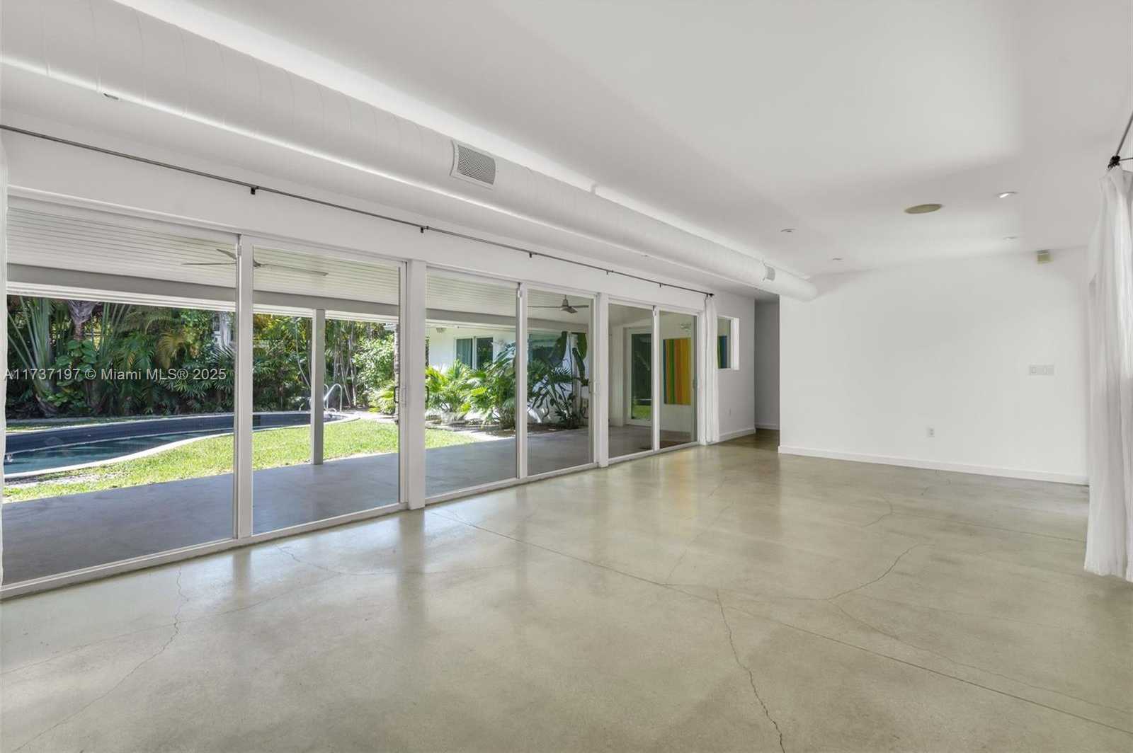Small Image of 385 HARBOR CT, Key Biscayne Number 16
