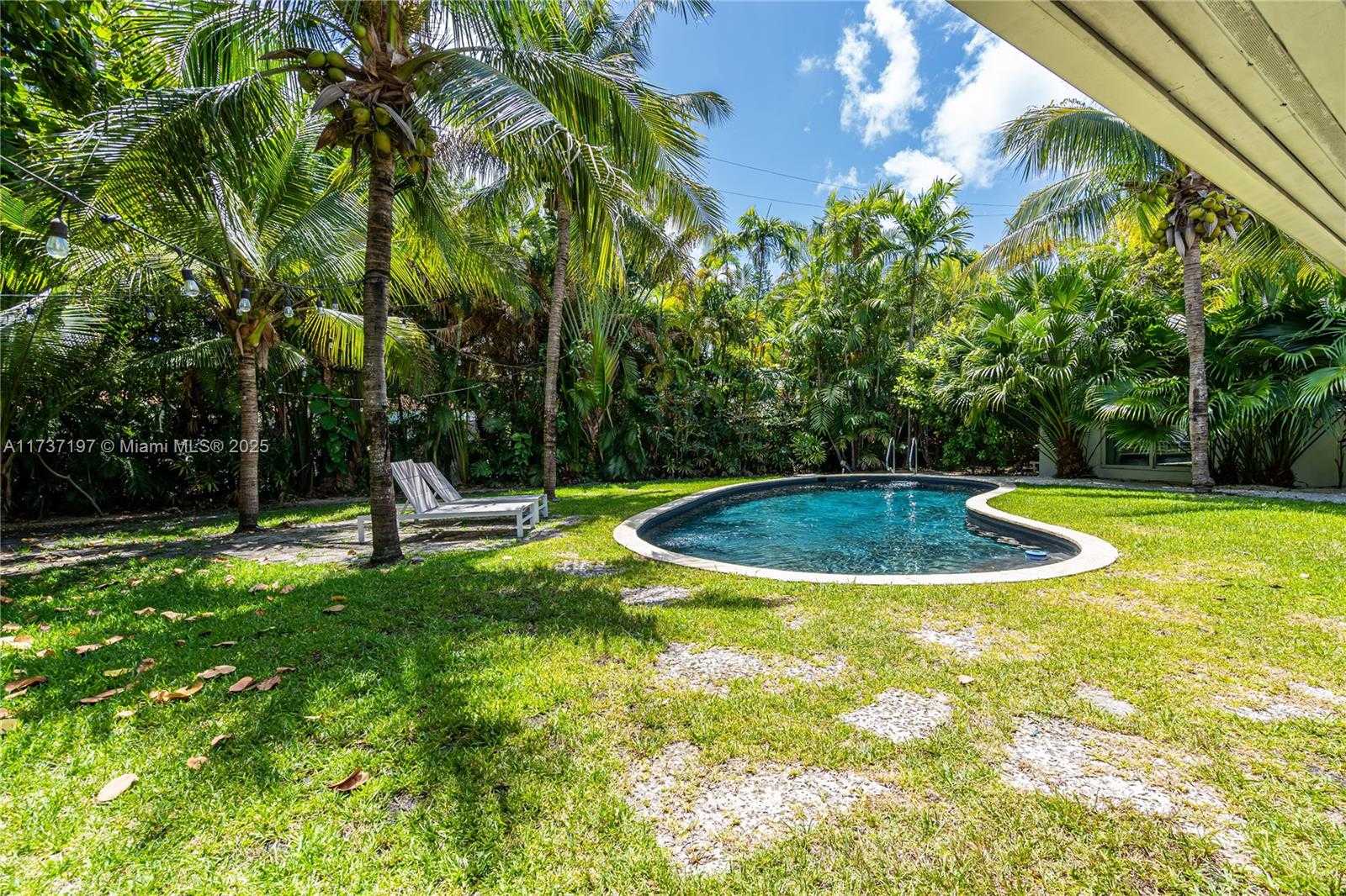 Small Image of 385 HARBOR CT, Key Biscayne Number 18
