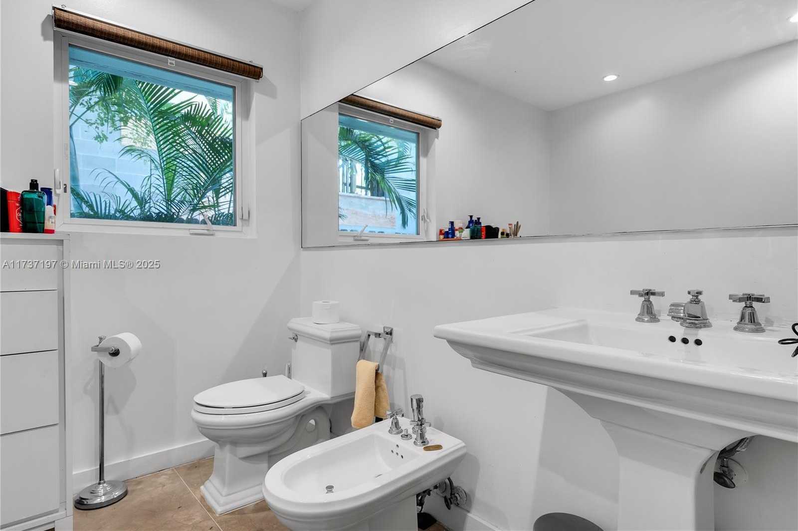 Small Image of 385 HARBOR CT, Key Biscayne Number 27