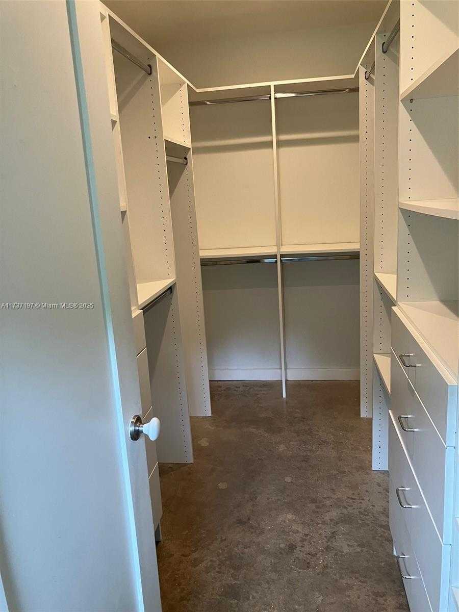 Small Image of 385 HARBOR CT, Key Biscayne Number 34