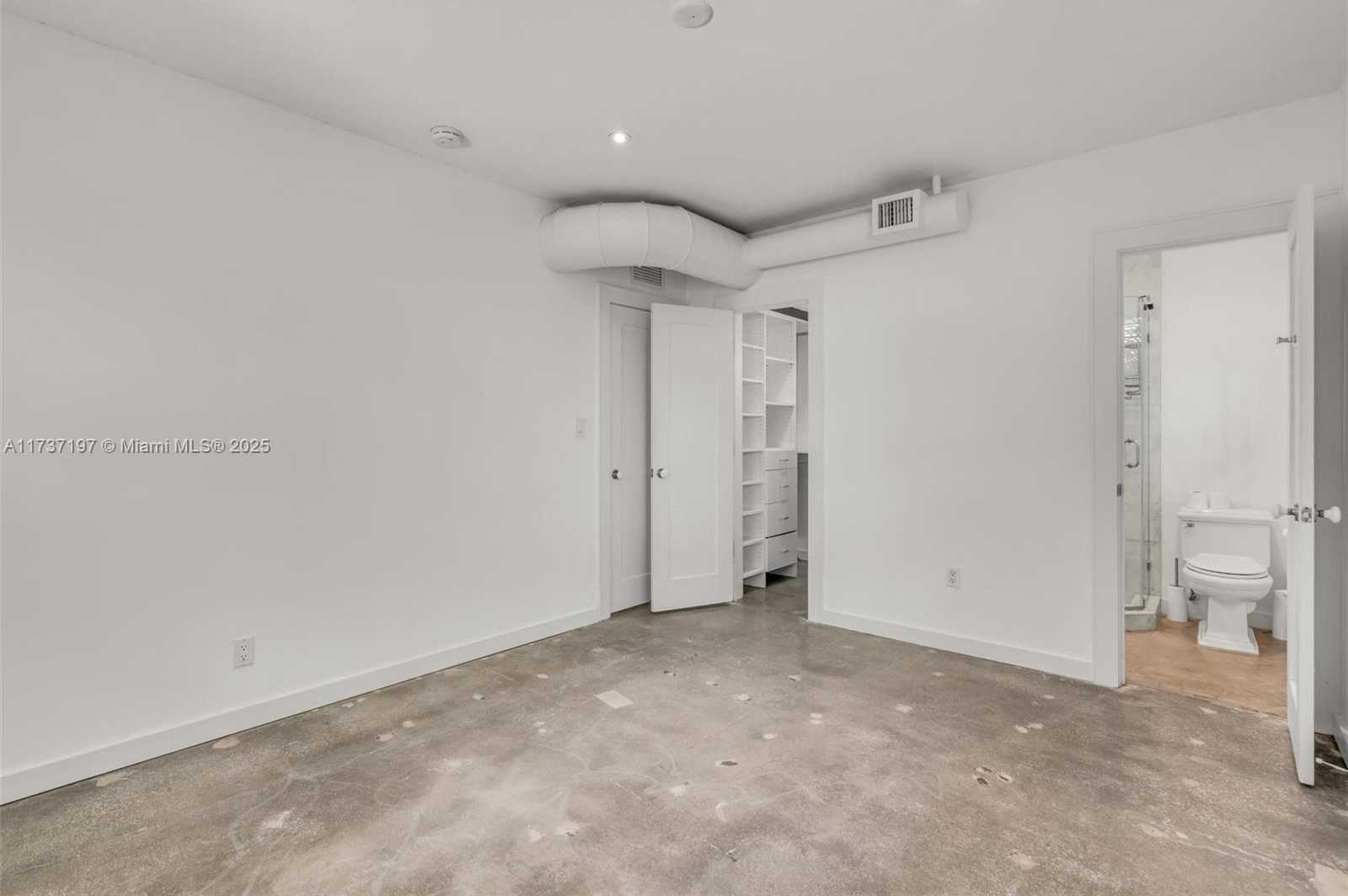 Small Image of 385 HARBOR CT, Key Biscayne Number 41
