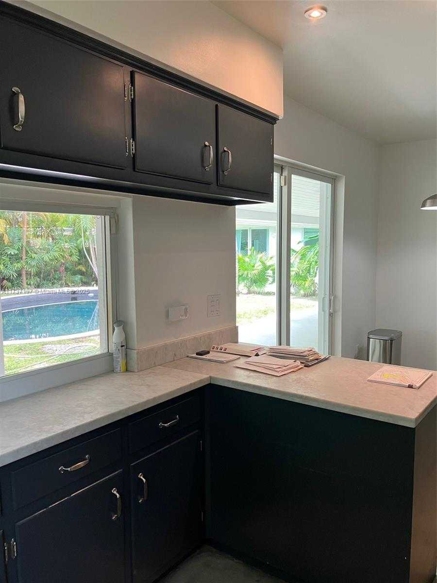 Small Image of 385 HARBOR CT, Key Biscayne Number 49
