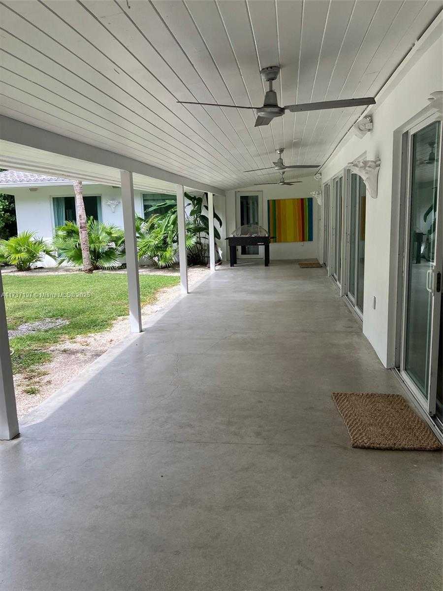 Small Image of 385 HARBOR CT, Key Biscayne Number 51
