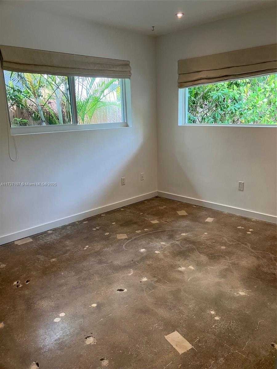 Small Image of 385 HARBOR CT, Key Biscayne Number 56
