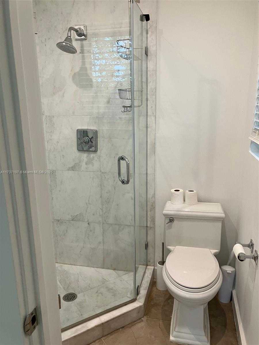 Small Image of 385 HARBOR CT, Key Biscayne Number 57