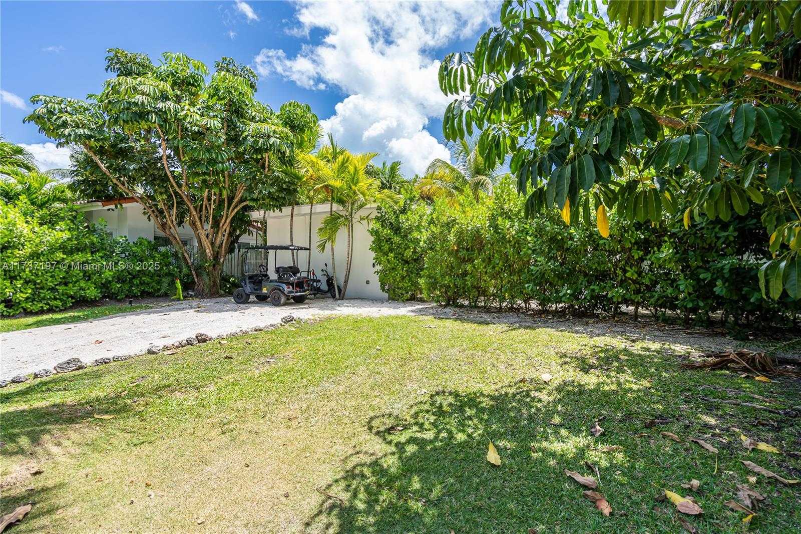 Small Image of 385 HARBOR CT, Key Biscayne Number 6