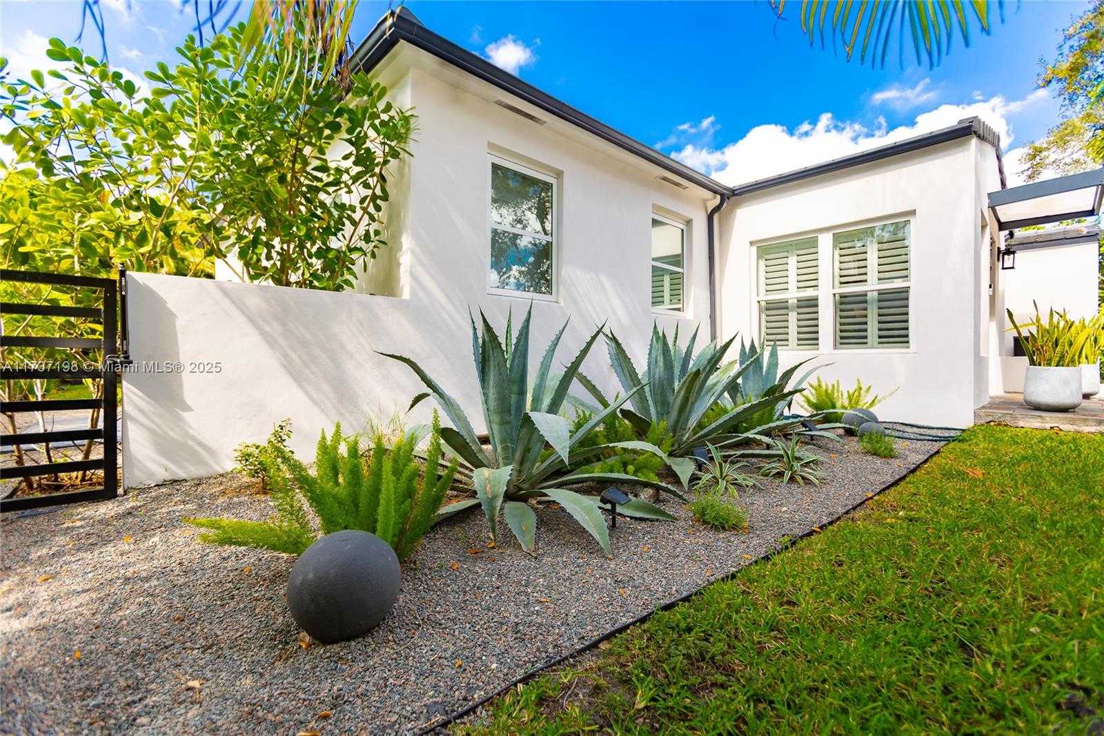 Small Image of 814 MONTEREY ST, Coral Gables Number 10