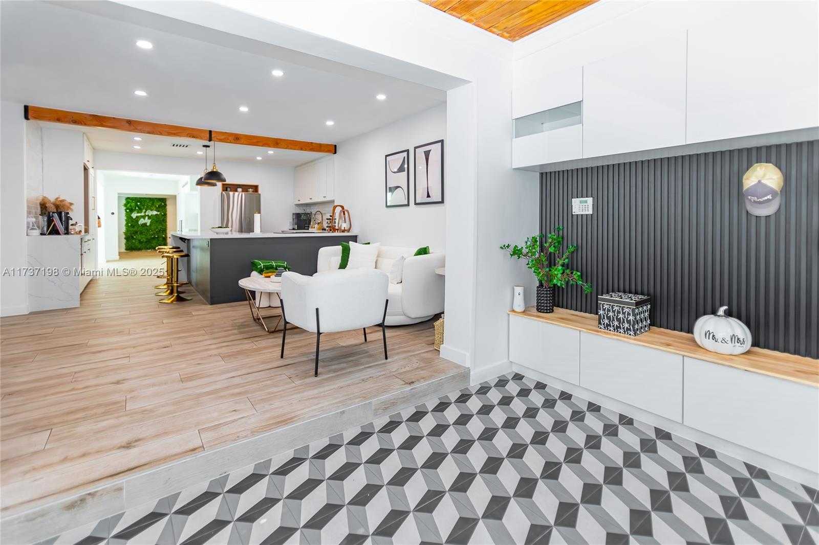 Small Image of 814 MONTEREY ST, Coral Gables Number 20
