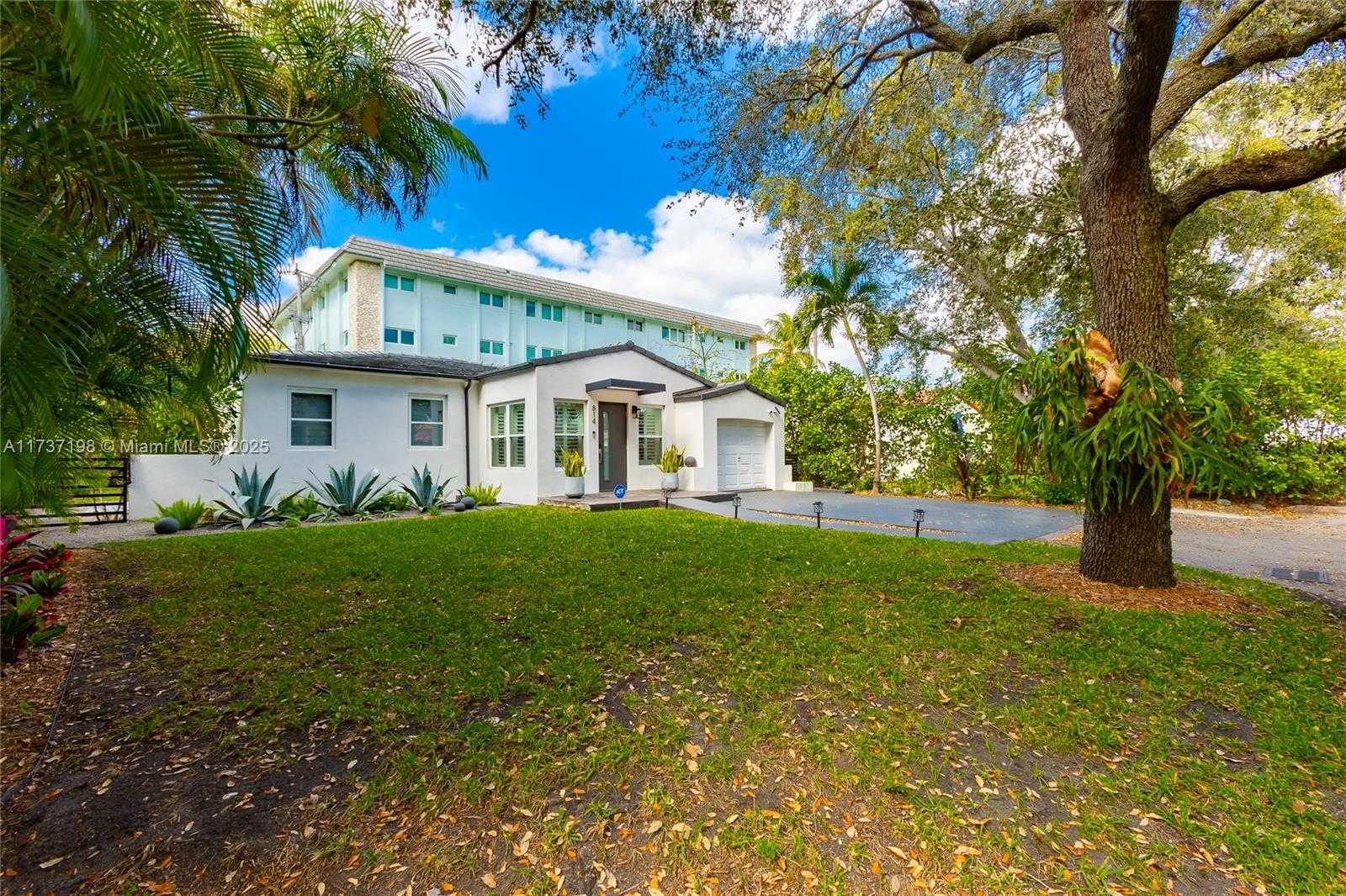 Small Image of 814 MONTEREY ST, Coral Gables Number 3