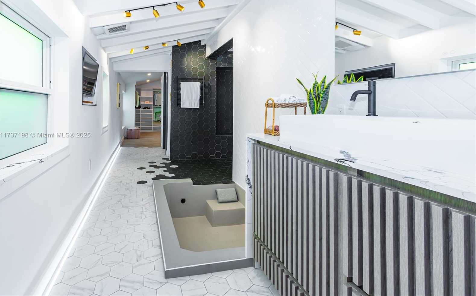 Small Image of 814 MONTEREY ST, Coral Gables Number 32