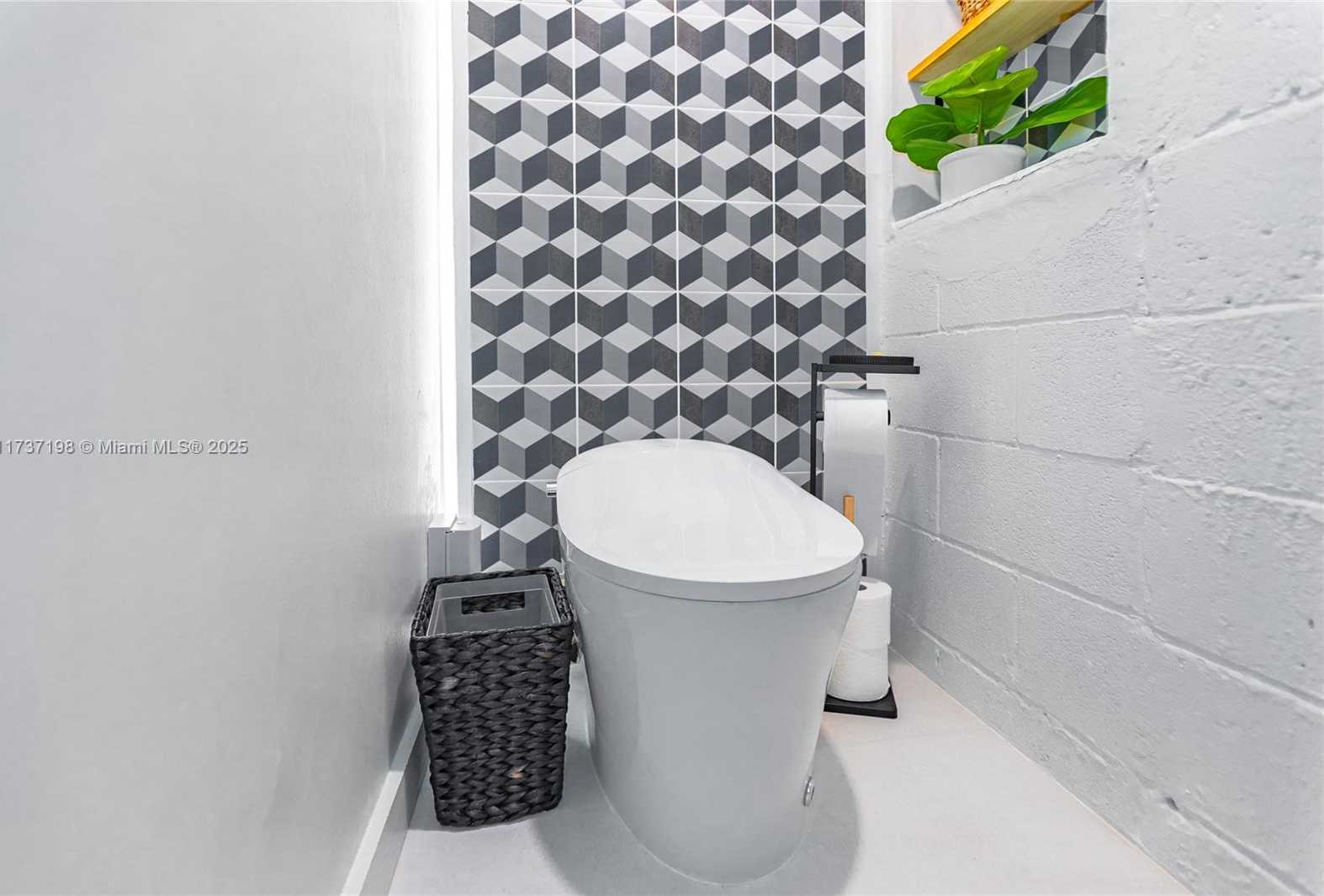 Small Image of 814 MONTEREY ST, Coral Gables Number 37