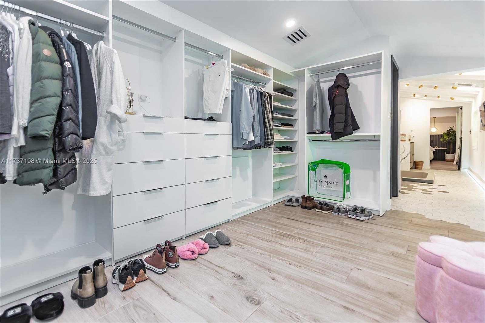 Small Image of 814 MONTEREY ST, Coral Gables Number 39