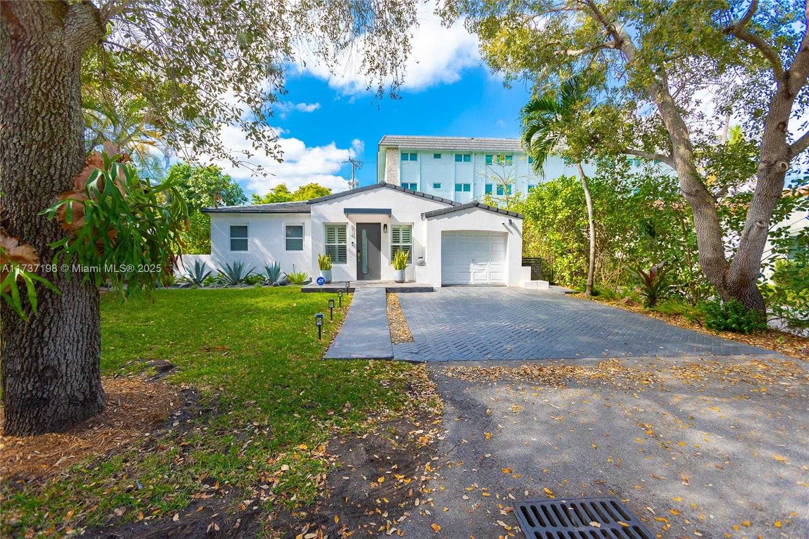 Small Image of 814 MONTEREY ST, Coral Gables Number 4