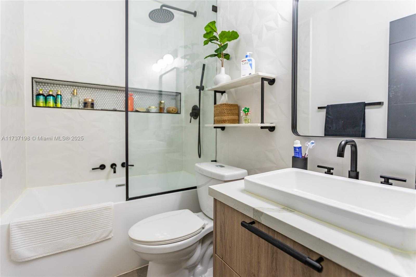 Small Image of 814 MONTEREY ST, Coral Gables Number 43