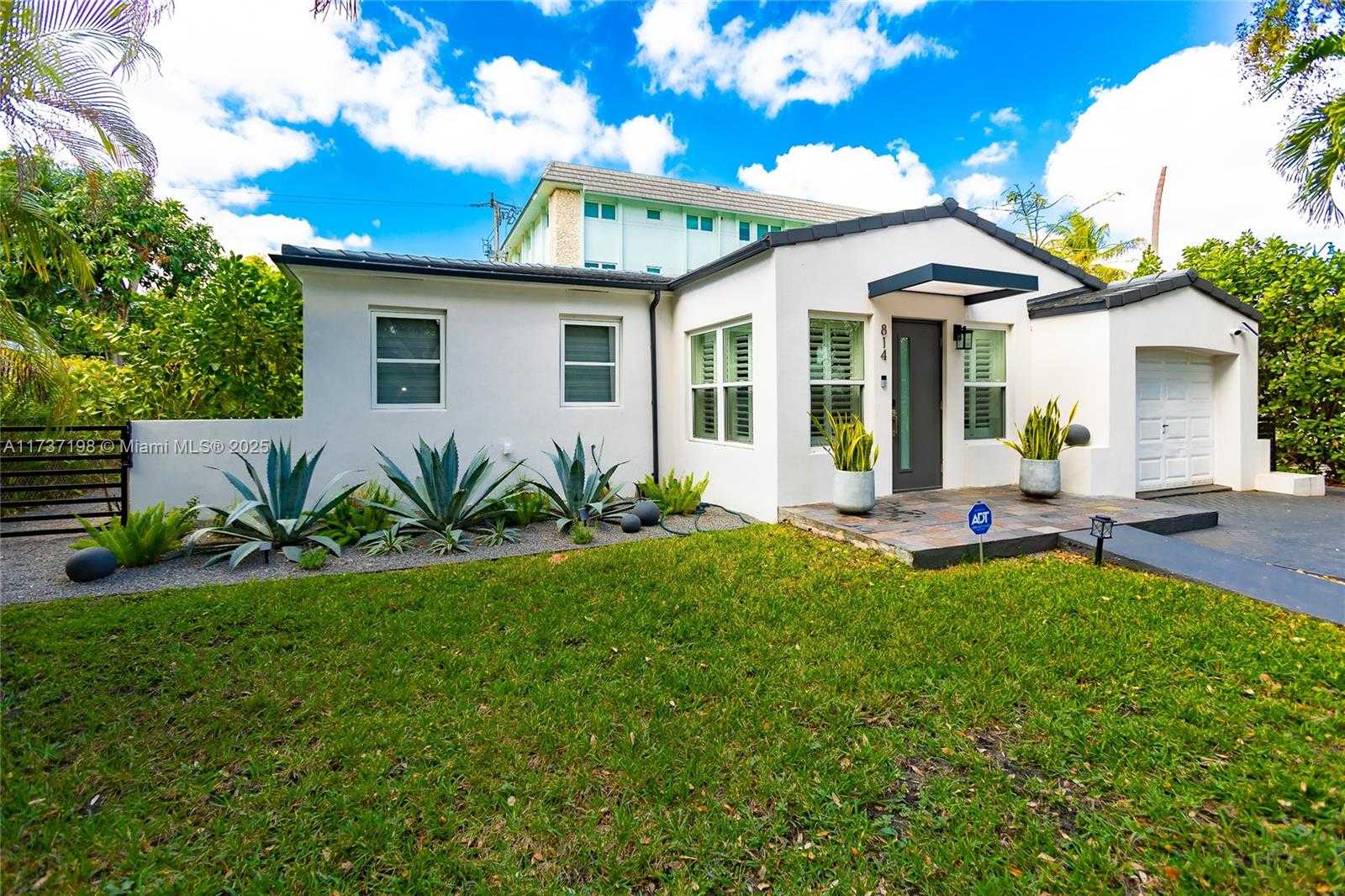 Small Image of 814 MONTEREY ST, Coral Gables Number 6