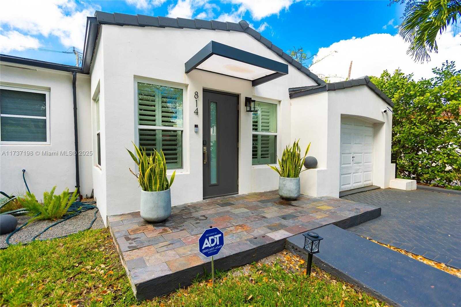 Small Image of 814 MONTEREY ST, Coral Gables Number 7