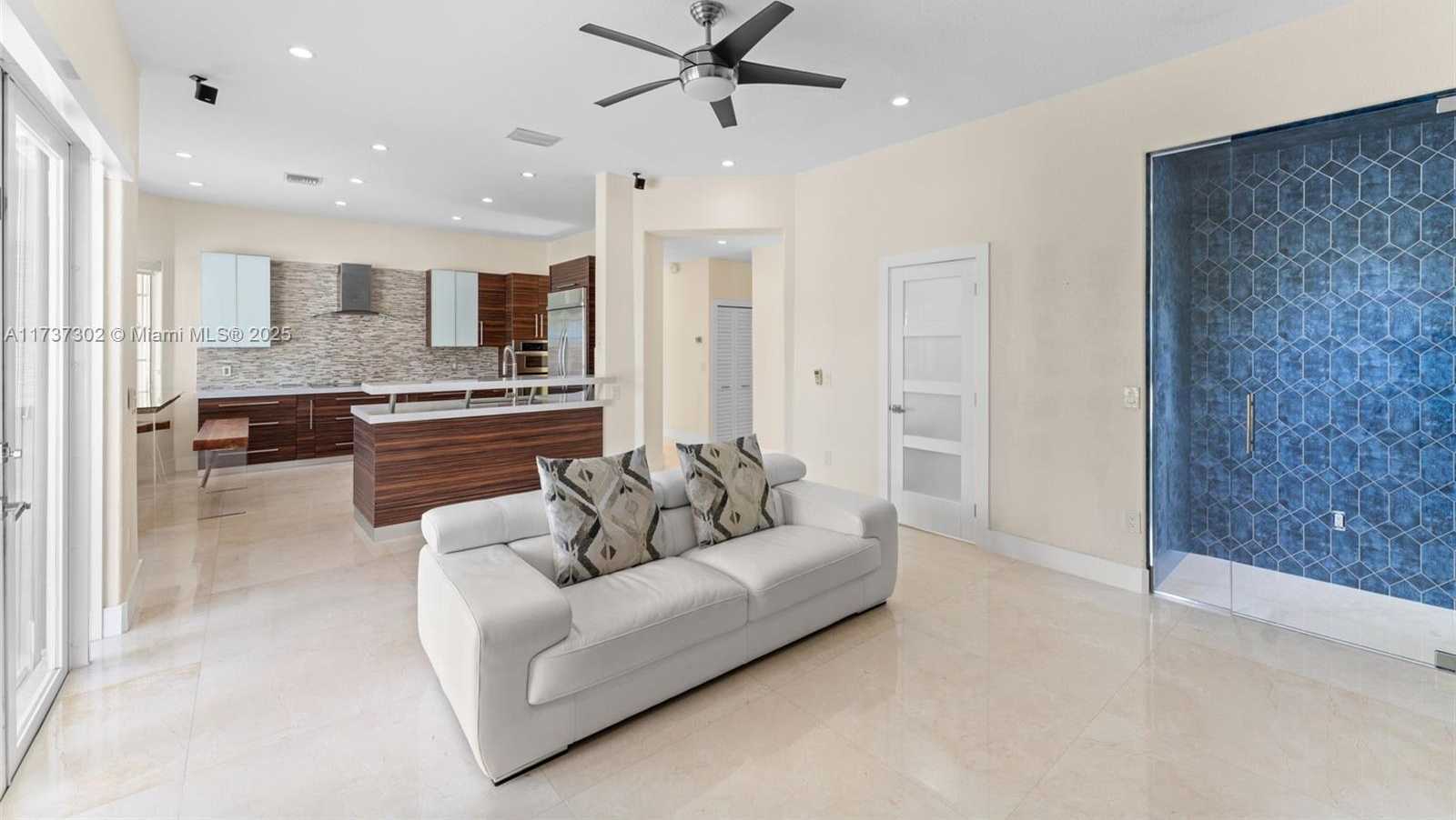 Small Image of 16801 NORTH WEST 77TH PL, Miami Lakes Number 11