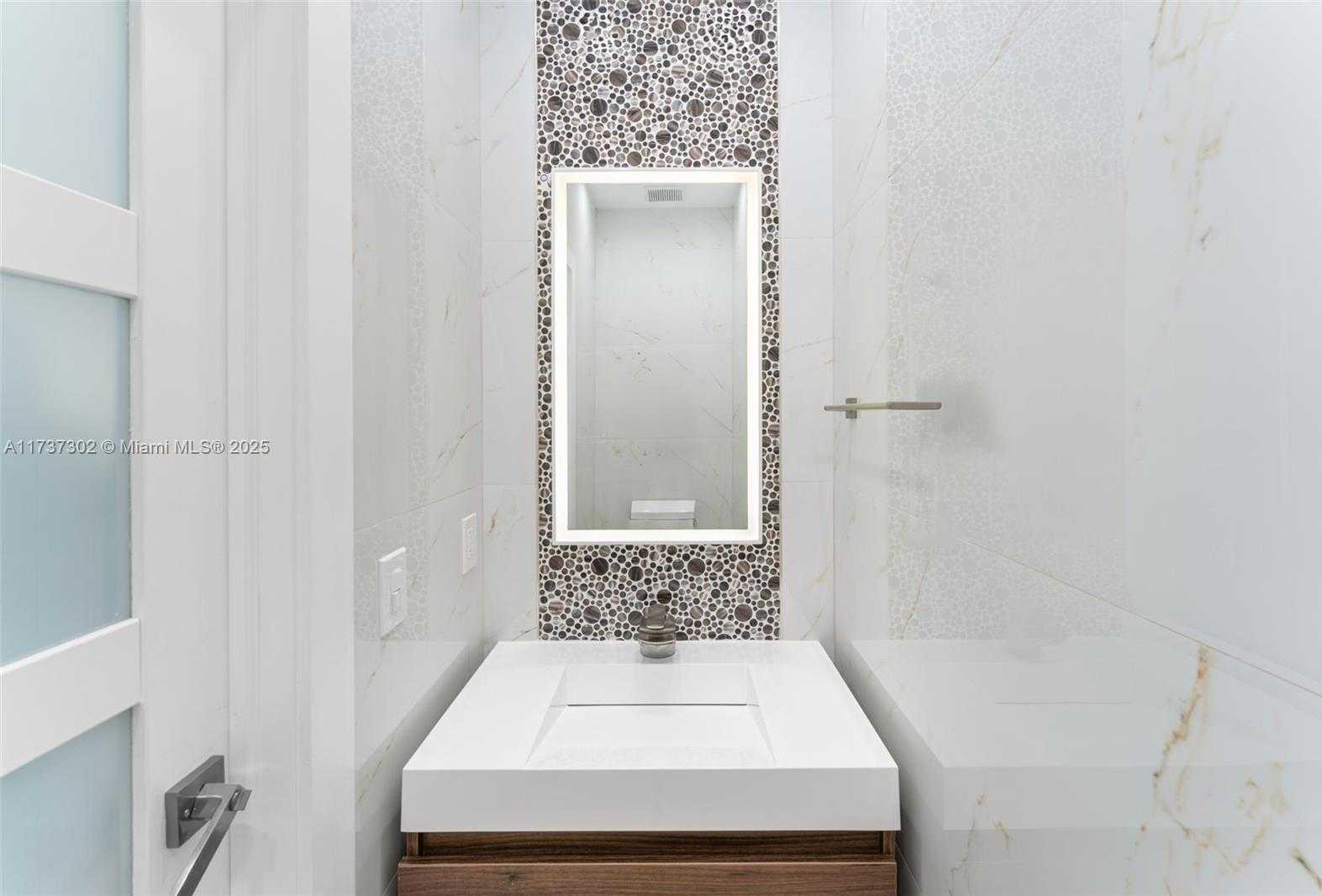Small Image of 16801 NORTH WEST 77TH PL, Miami Lakes Number 12