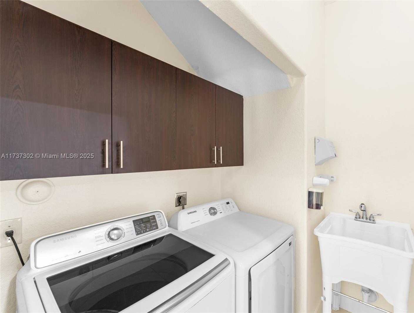 Small Image of 16801 NORTH WEST 77TH PL, Miami Lakes Number 13