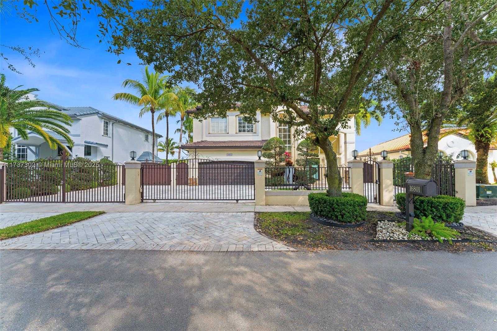 Small Image of 16801 NORTH WEST 77TH PL, Miami Lakes Number 4