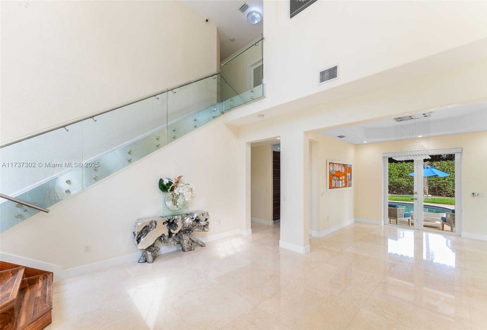 Small Image of 16801 NORTH WEST 77TH PL, Miami Lakes Number 5