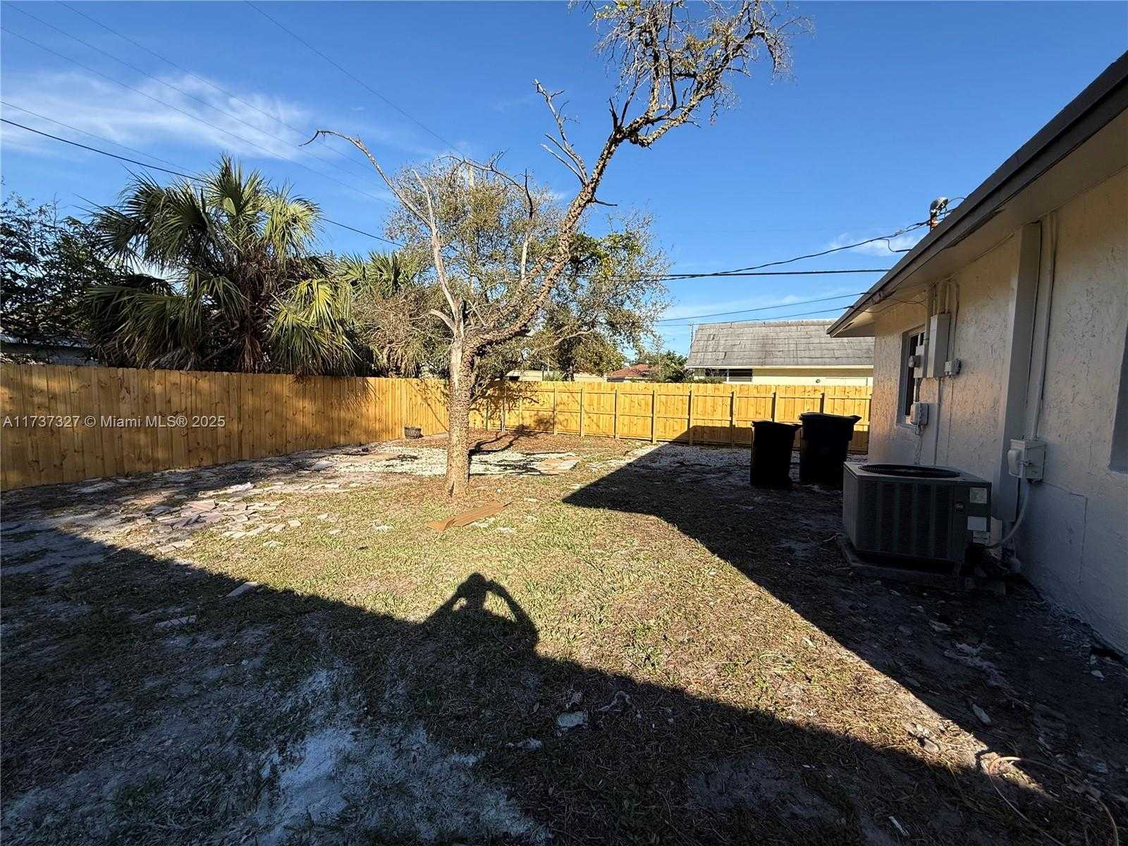 Small Image of 2201 NW 6th Ct, Fort Lauderdale, FL 33311, USA Number 11