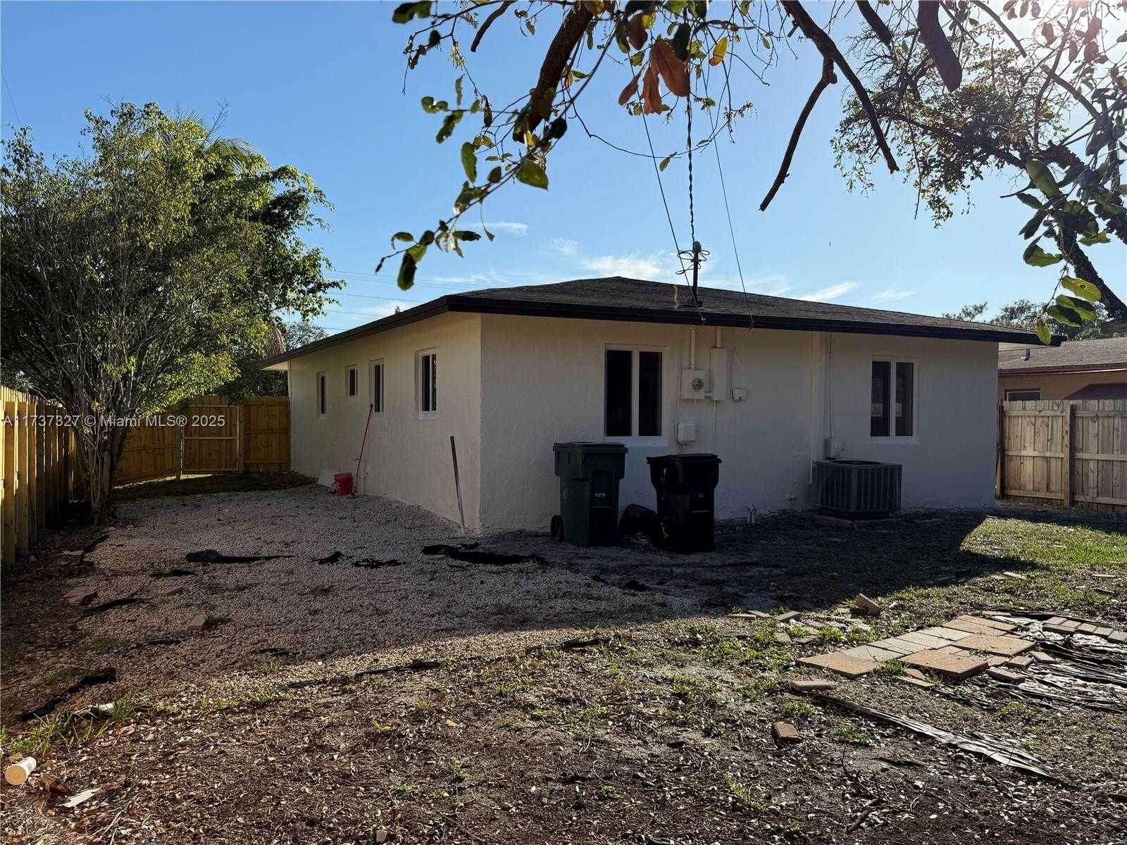 Small Image of 2201 NW 6th Ct, Fort Lauderdale, FL 33311, USA Number 12