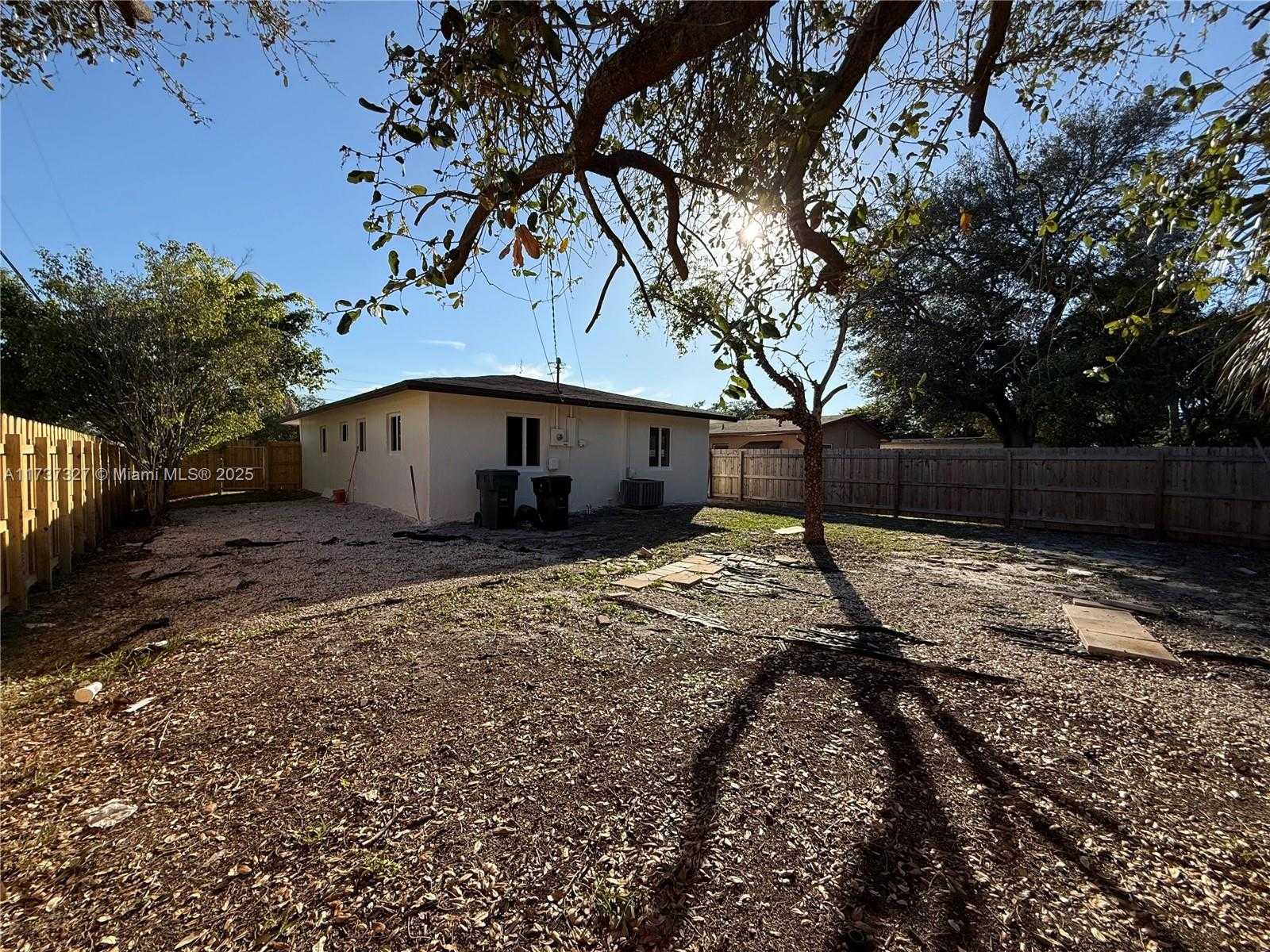 Small Image of 2201 NW 6th Ct, Fort Lauderdale, FL 33311, USA Number 14