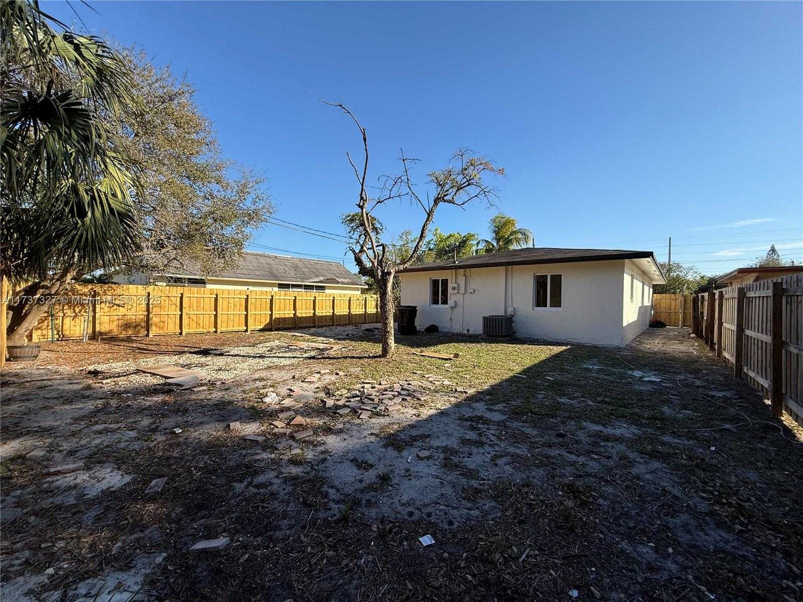 Small Image of 2201 NW 6th Ct, Fort Lauderdale, FL 33311, USA Number 15