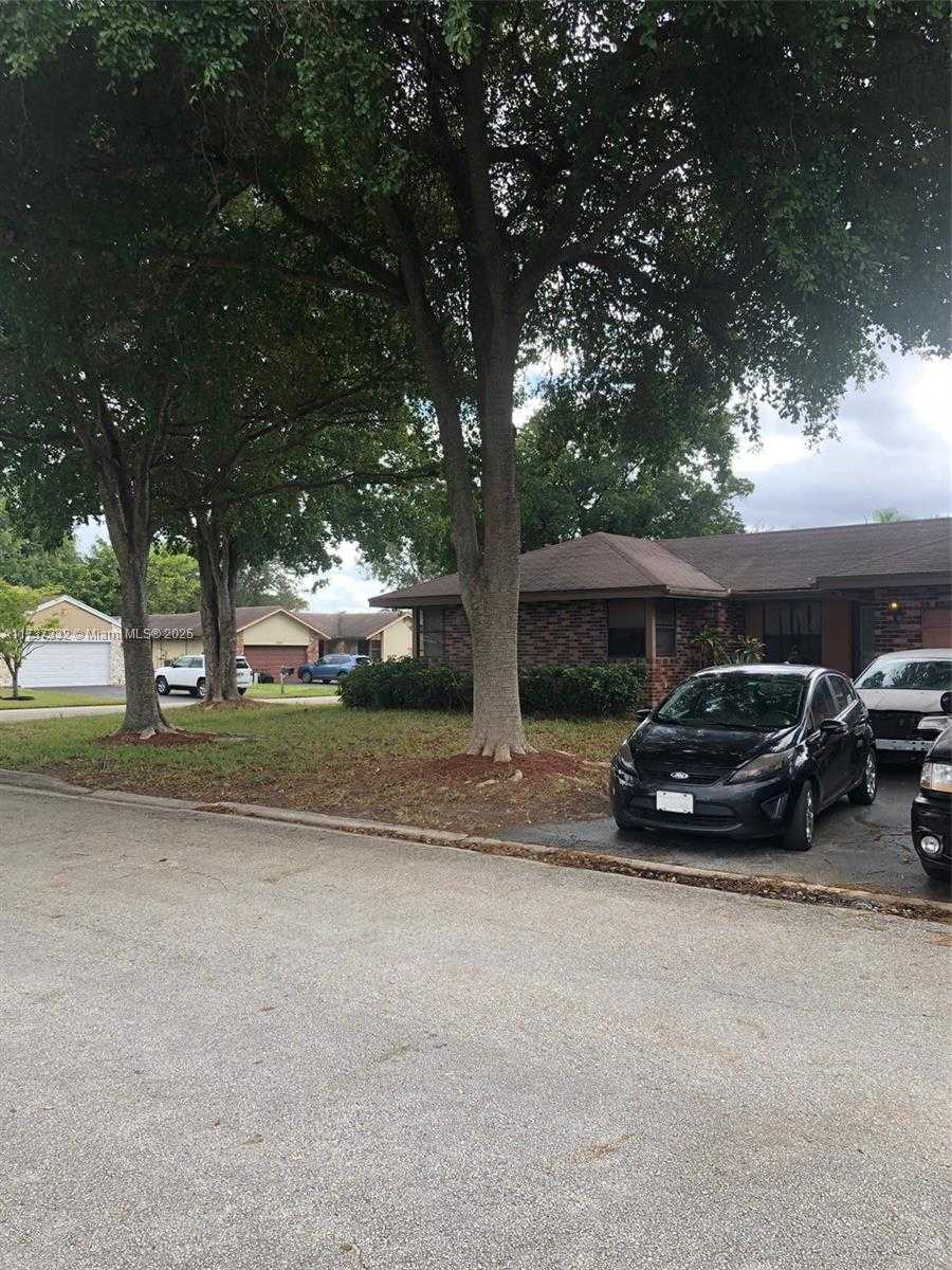 Small Image of 11202 NORTH WEST 44TH ST, Coral Springs Number 2