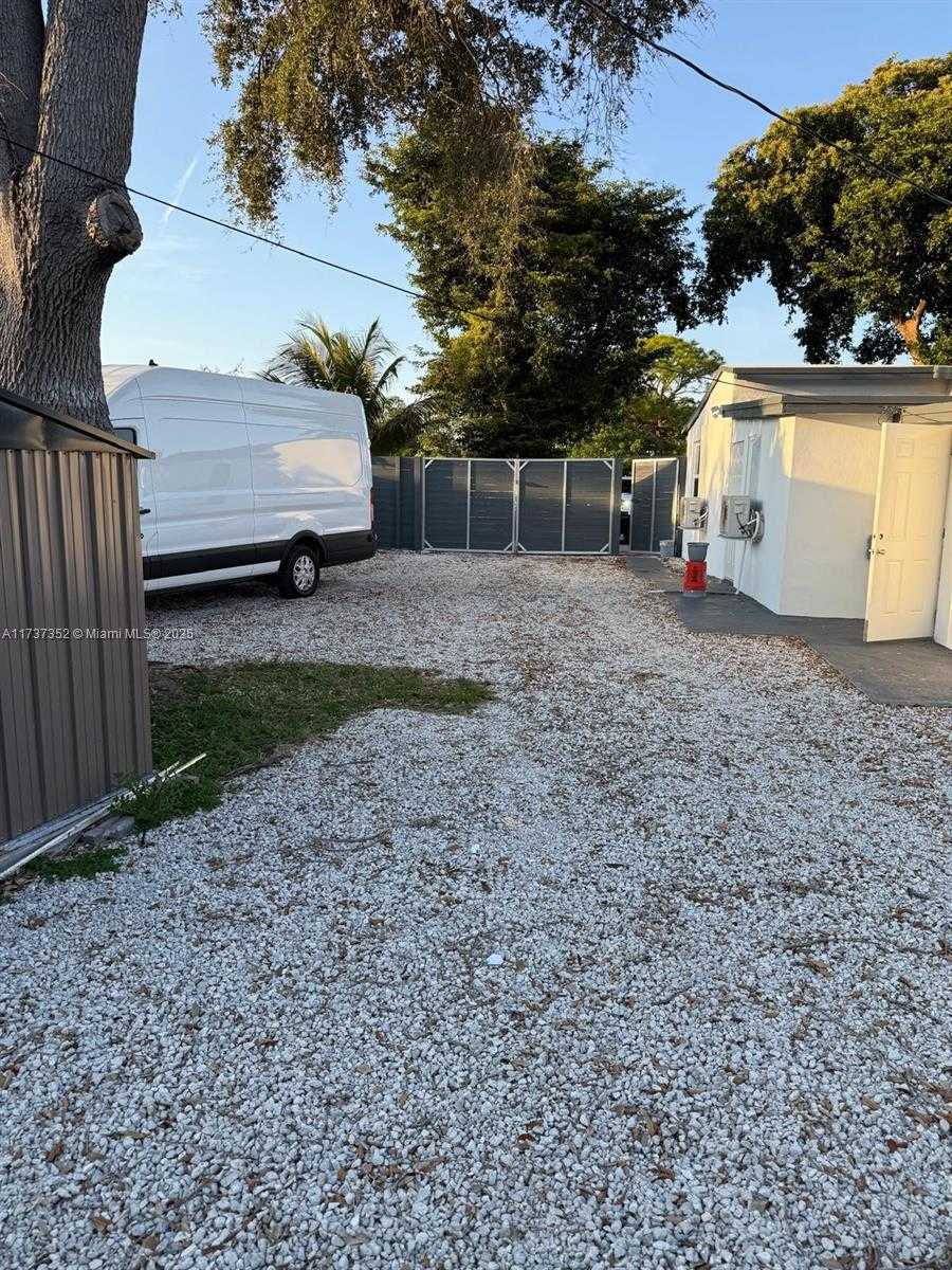 Small Image of 1892 NORTH EAST 53RD CT, Pompano Beach Number 10