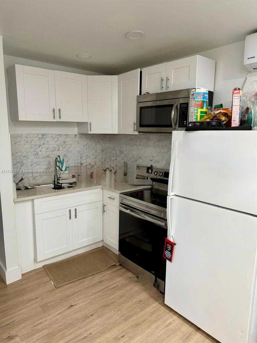 Small Image of 1892 NORTH EAST 53RD CT, Pompano Beach Number 4