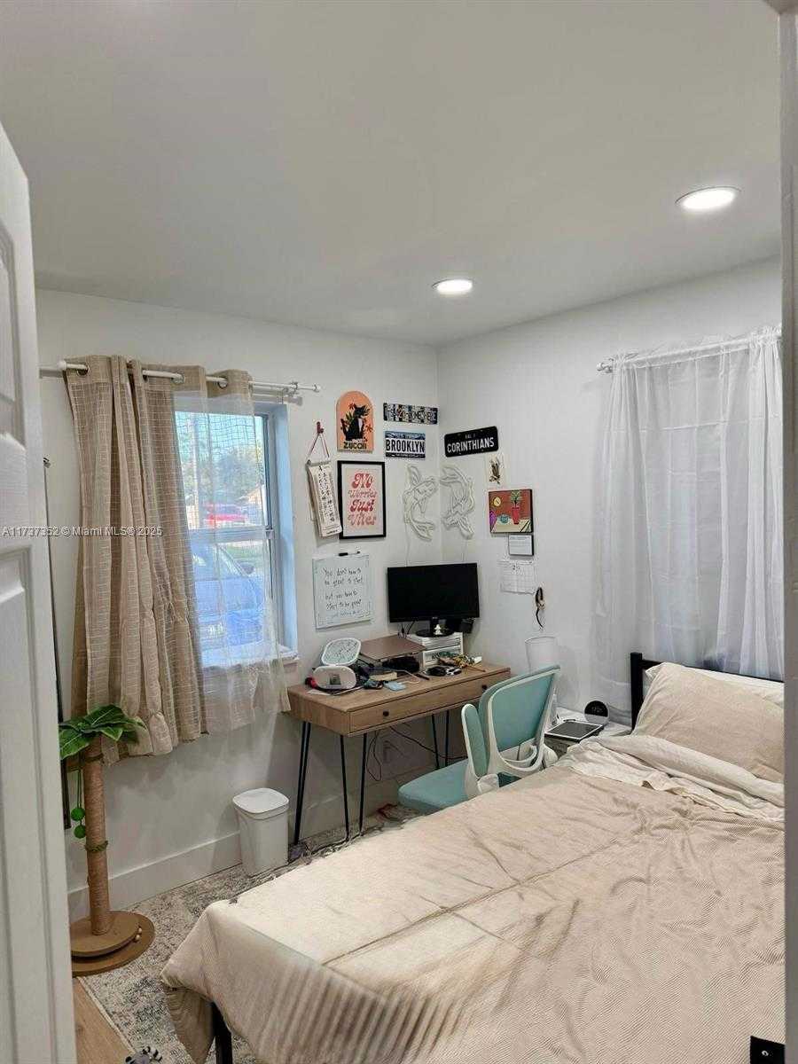 Small Image of 1892 NORTH EAST 53RD CT, Pompano Beach Number 5