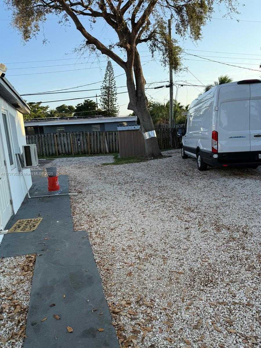 Small Image of 1892 NORTH EAST 53RD CT, Pompano Beach Number 9