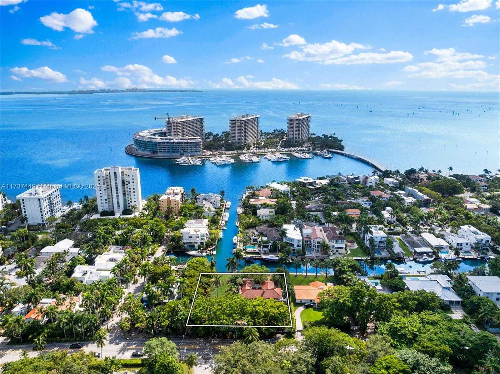 Small Image of 1716 SOUTH BAYSHORE DR, Miami Number 2