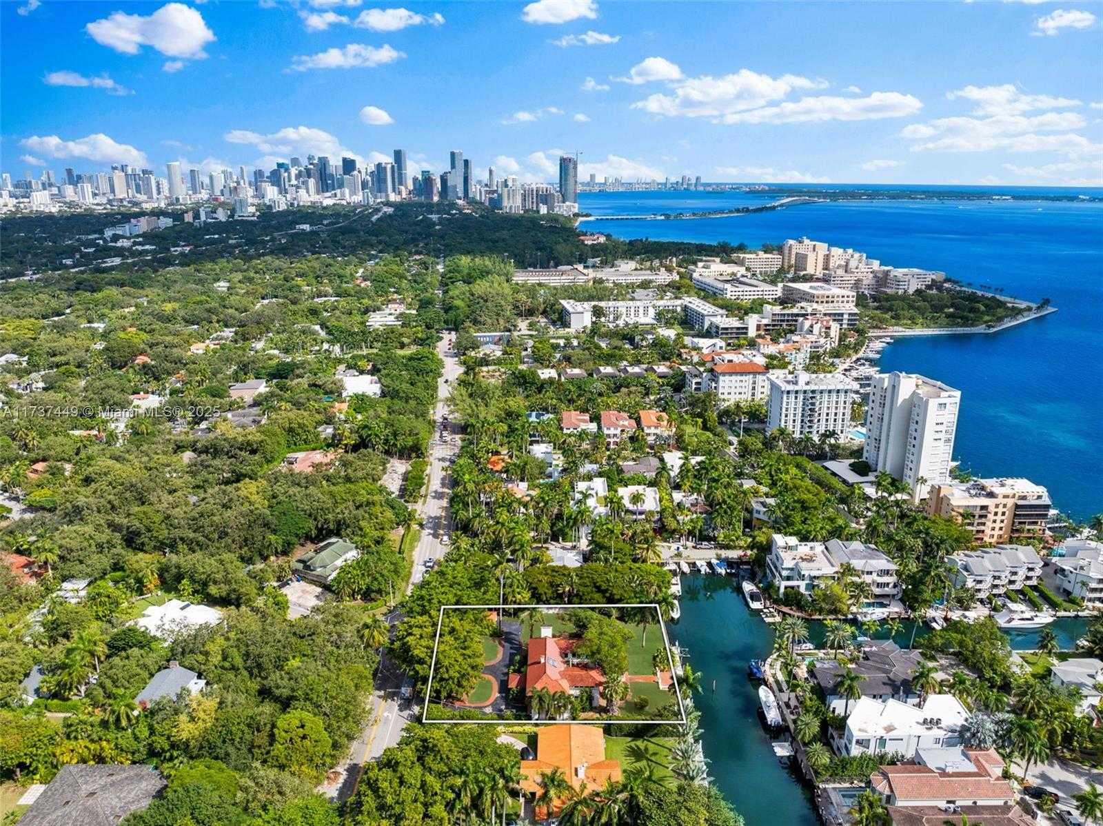 Small Image of 1716 SOUTH BAYSHORE DR, Miami Number 5
